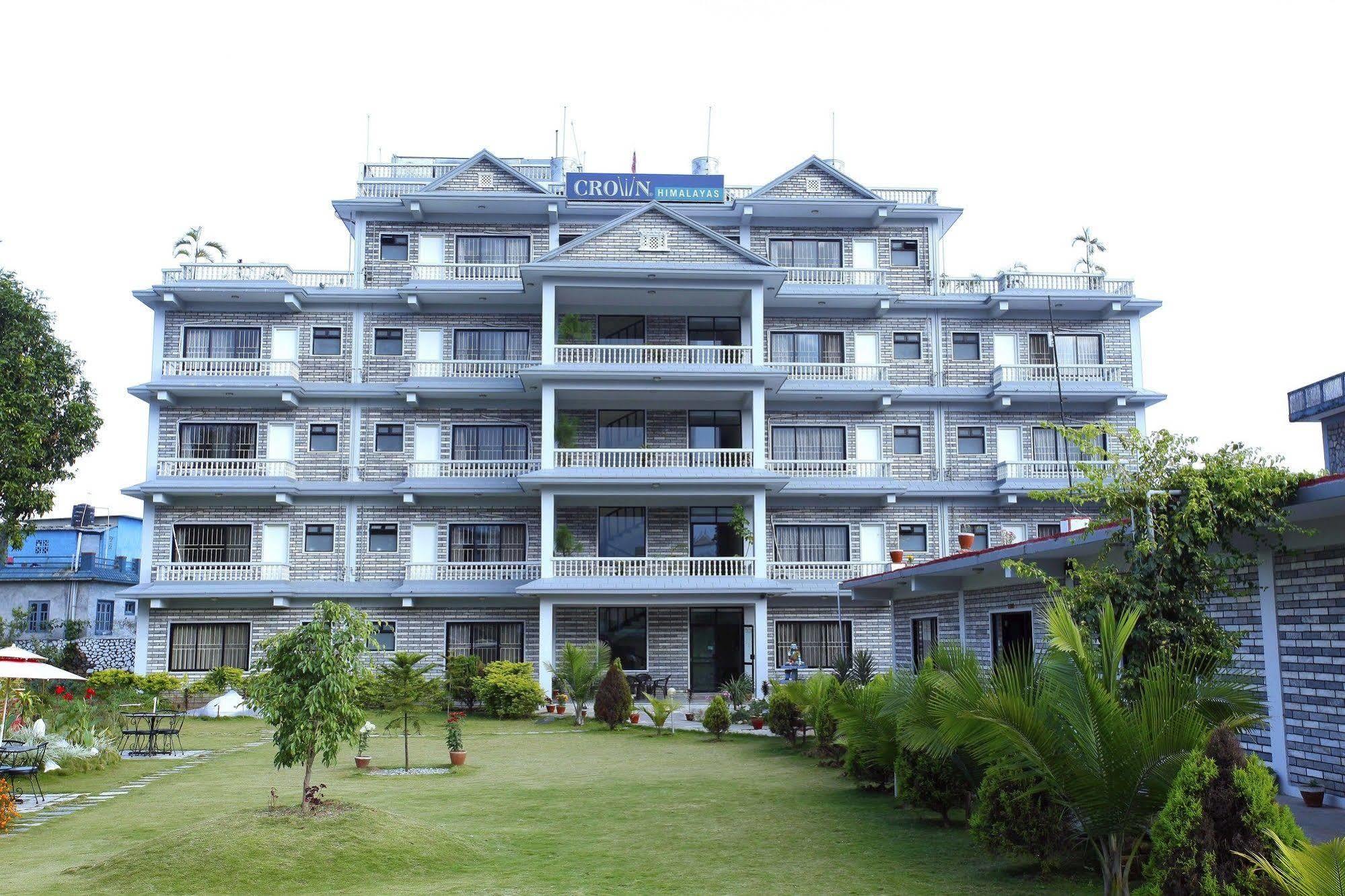 Hotel Crown Himalayas Покхара Экстерьер фото